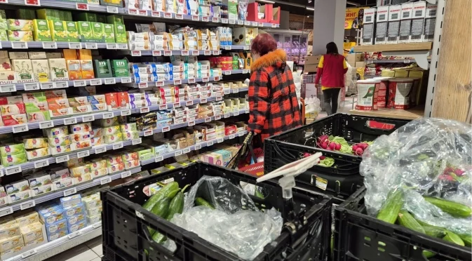 КНСБ: Малката потребителска кошница поскъпва, макар и умерено