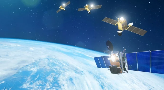 Учени: Мегасъзвездията от спътниците около Земята могат да доведат до катастрофа за по-малко от 3 дни