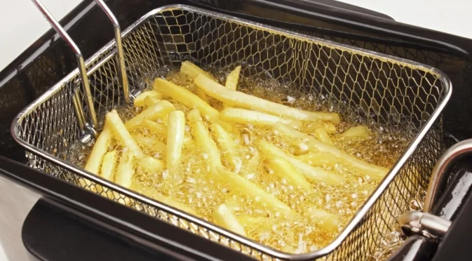 Как да премахнем миризмата на пържено от кухнята за минути