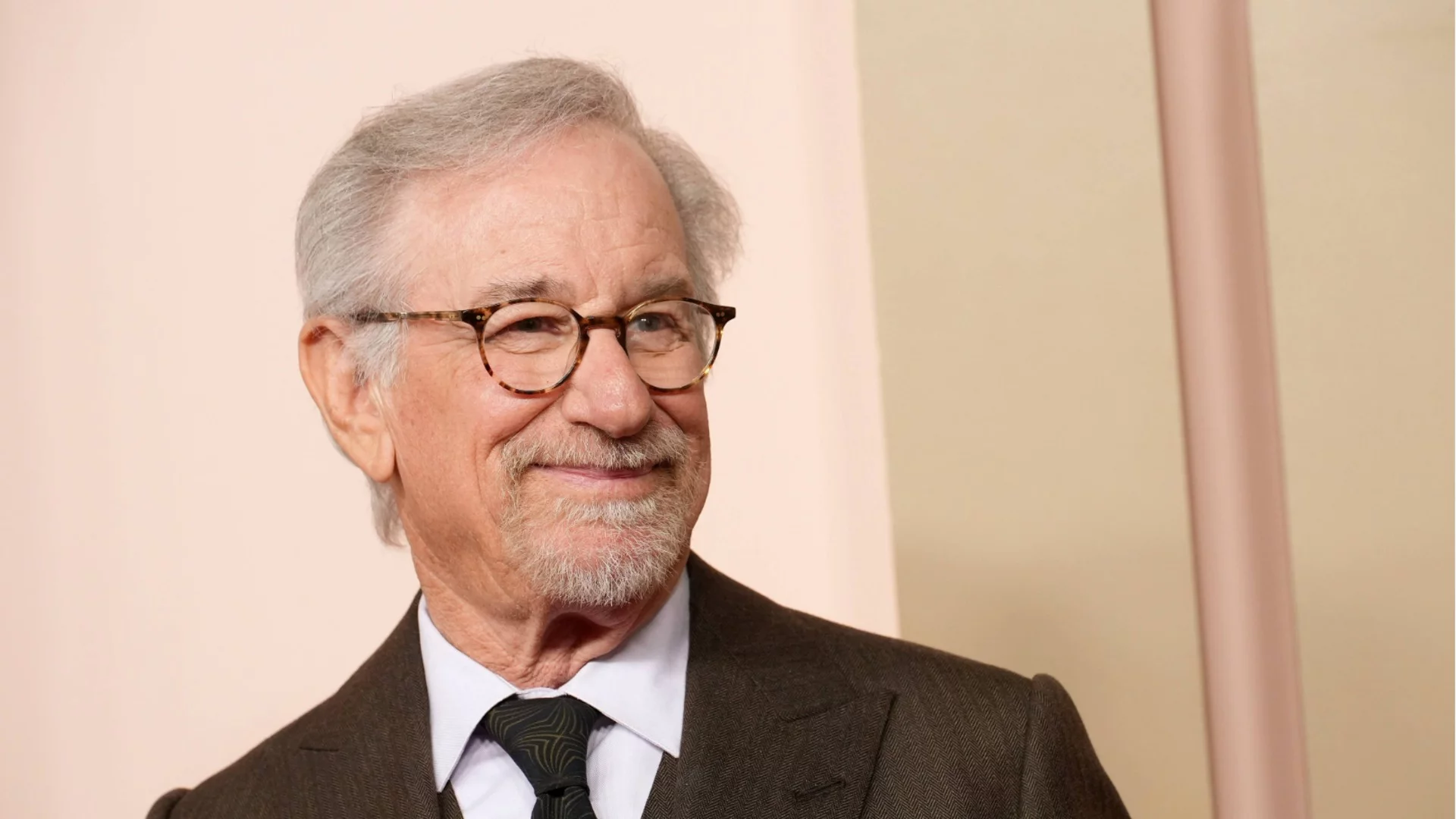 Стивън Спилбърг се завръща с нов епичен научнофантастичен филм (ВИДЕО)