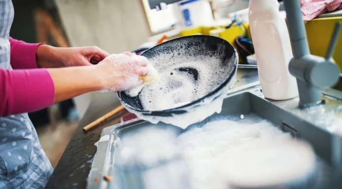 Как да премахнем миризмата на риба от кухненските съдове