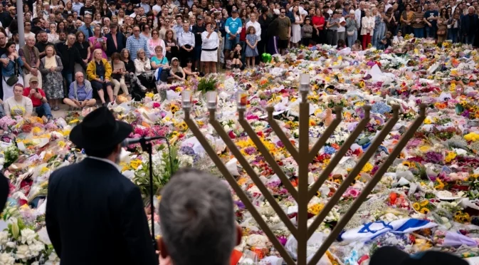 Разтърсващи истории за героите, които се опитаха да спрат нападателите на плажа в Австралия (СНИМКИ)