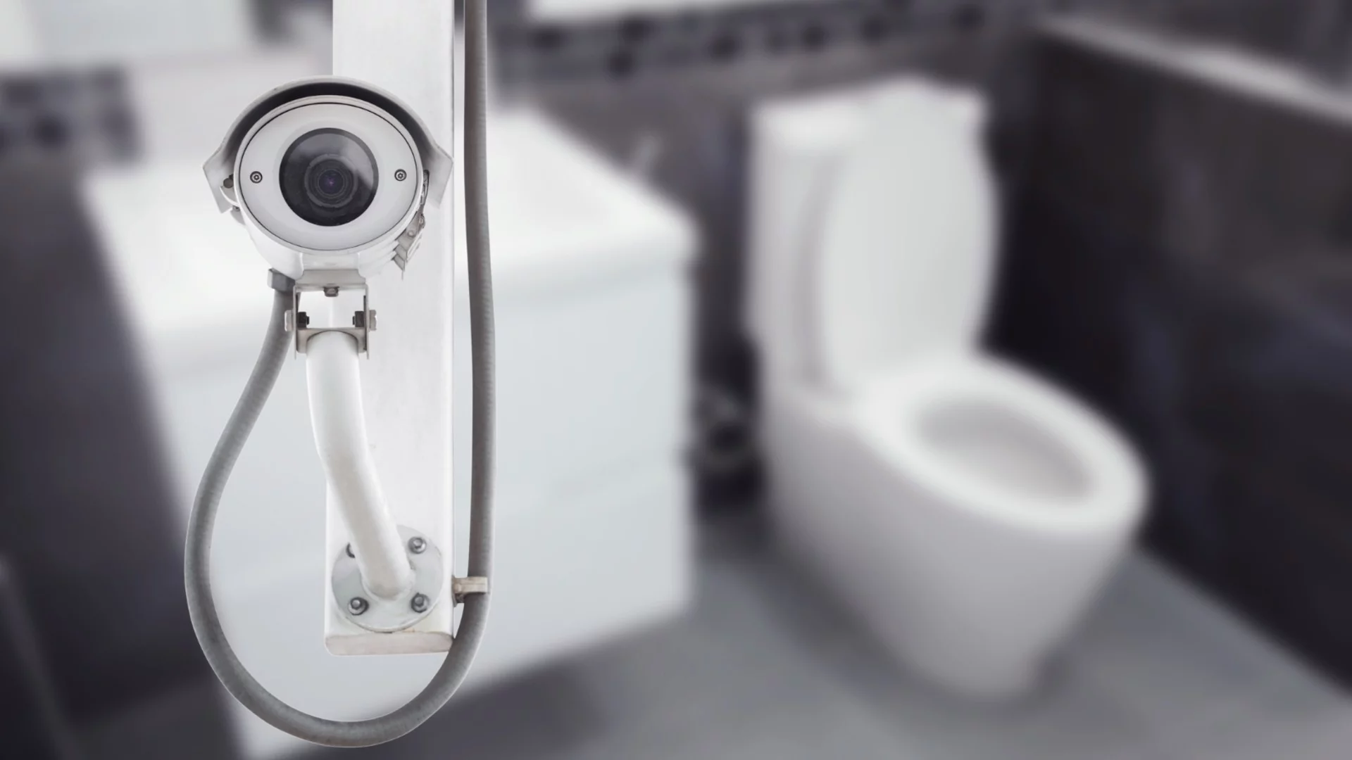 Записите отивали директно в телефона на директора: СДВР за камерите в 138-о училище