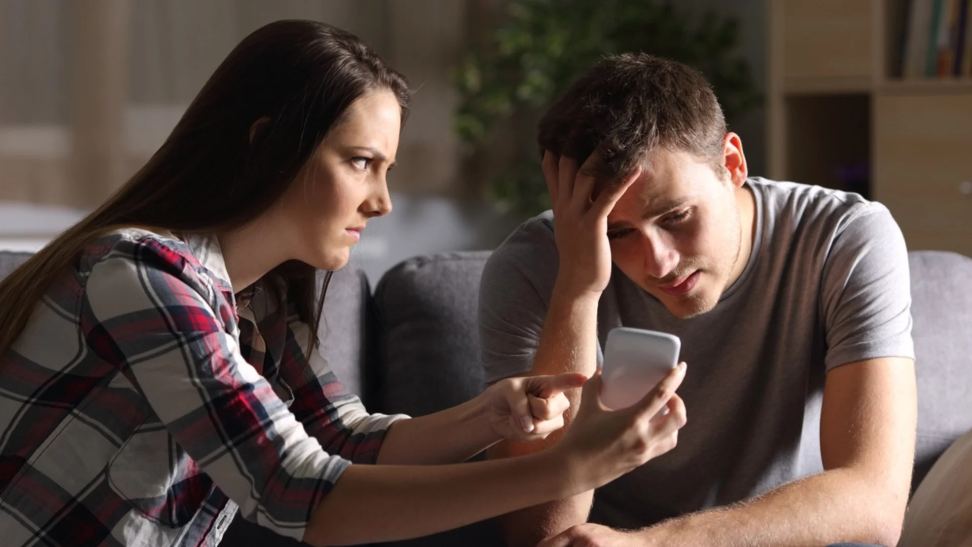 Утре Овен, Стрелец + още 2 зодии ще си „вържат гащите“… ама ще е късно