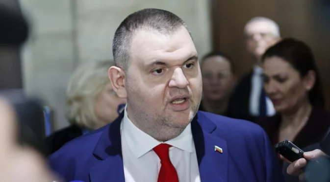 Пеевски с оферта към ПП-ДБ и другите партии: Ето кога би се отказал от охраната и кабинета си (ВИДЕО)