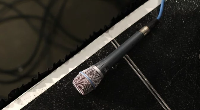 След като излезе от психиатрията: Популярен гръцки певец е обвинен в сексуален тормоз