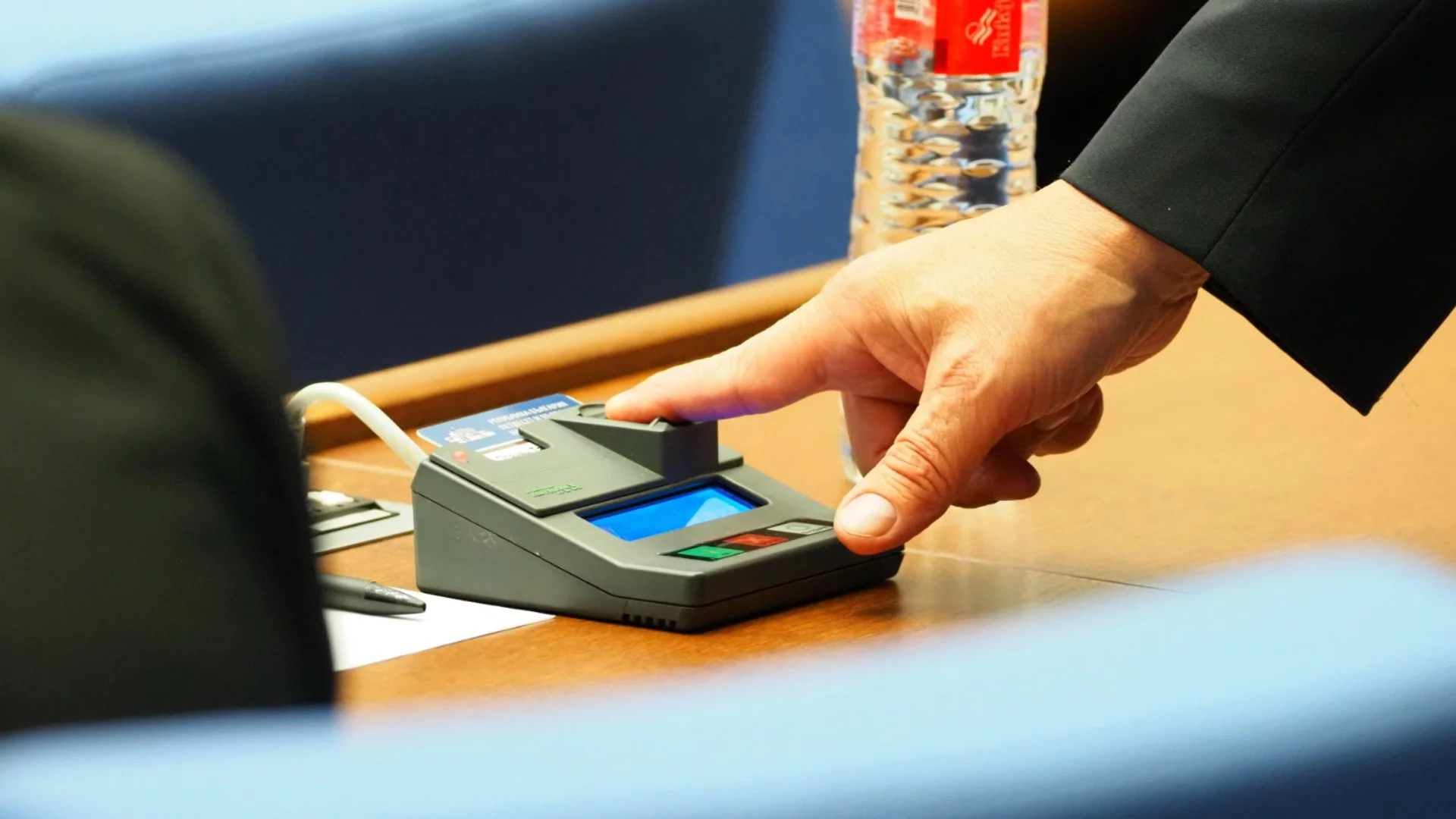 Гласувано: Малките фирми няма да начисляват ДДС до прага за регистрация при вътрешнообщностни доставки