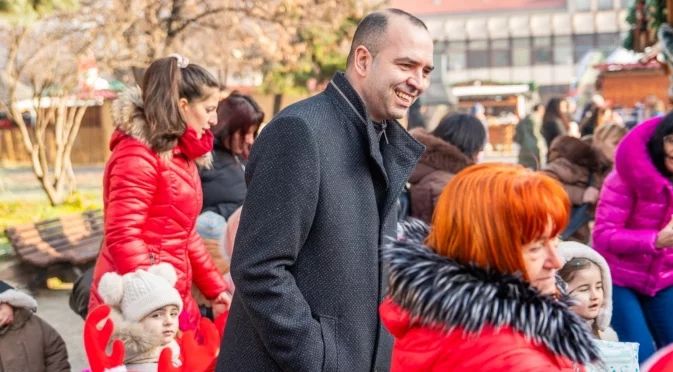 „Елхи на надеждата“ – магията на Коледа през очите и въображението на децата на Кюстендил