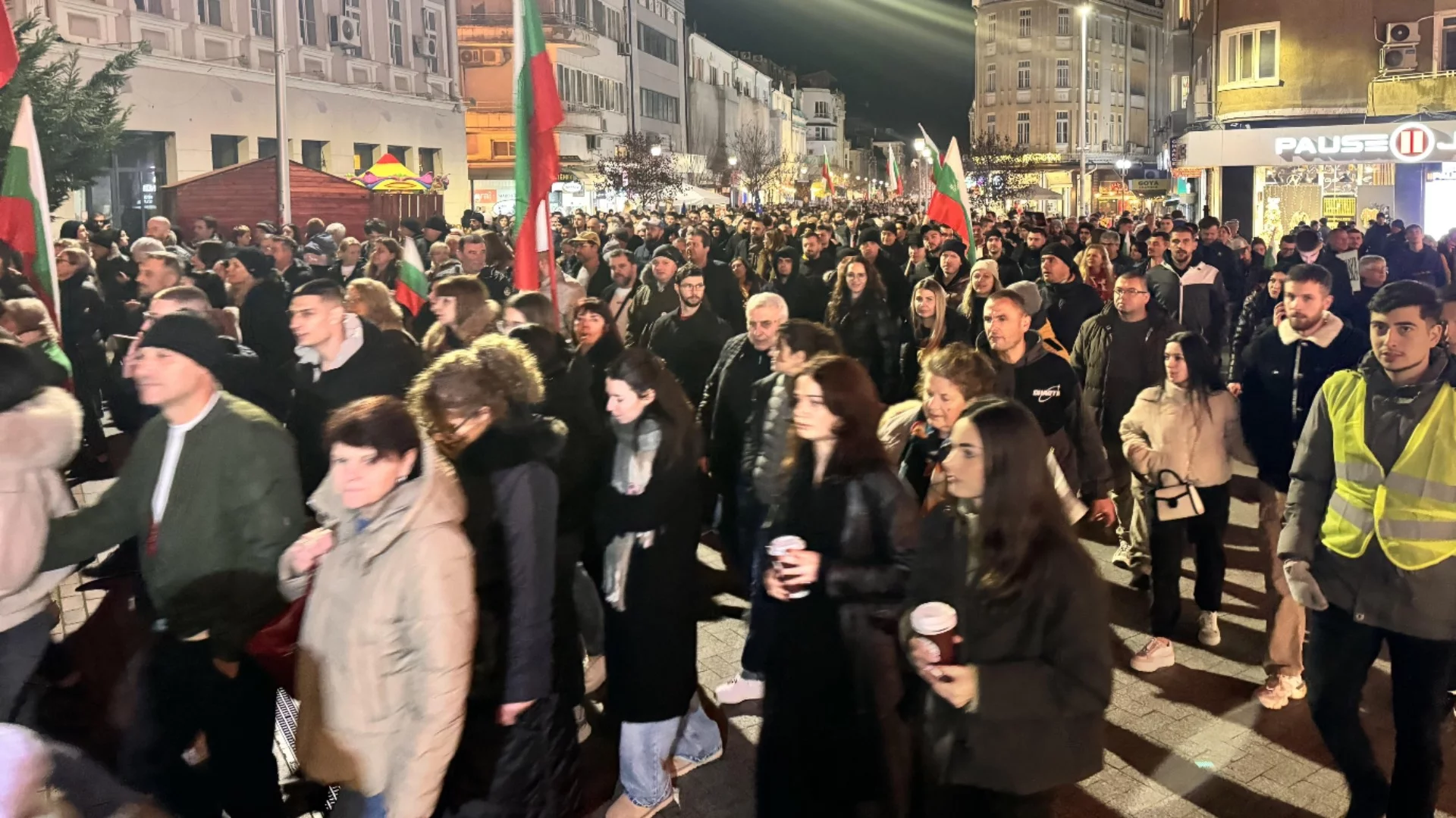 Варна също излезе на масов протест (СНИМКИ)