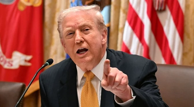 Част от подаръчен пакет: Биографията на Тръмп за деца за някои имигранти в САЩ