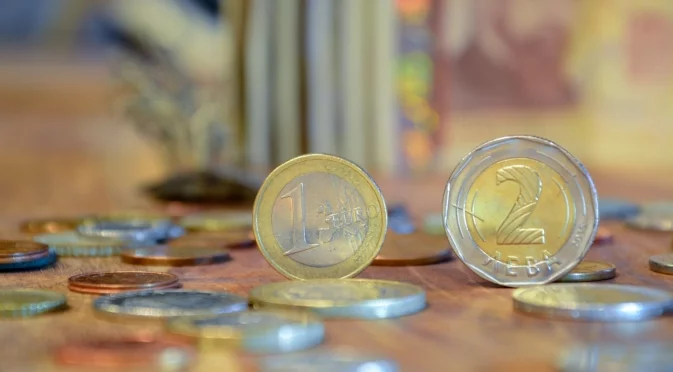 Проверено: Дори Съдът на ЕС да допусне жалбата срещу еврото в България, евро ще има