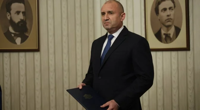 Радев приключва консултациите в петък. Какво следва?