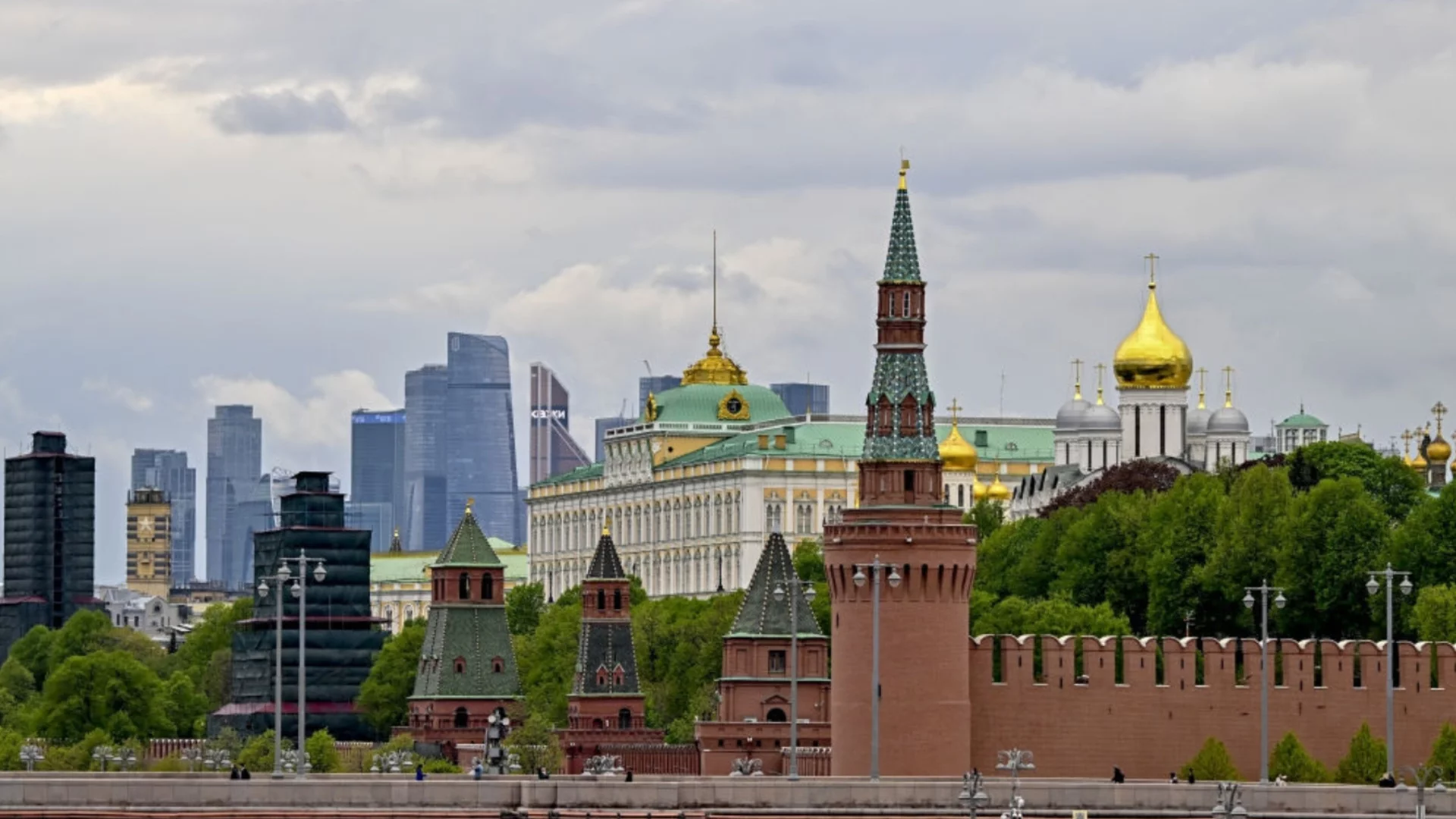 Депутати, губернатори, прокурори: В Русия вече няма да се отчитат какви пари и имоти имат