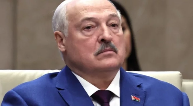 Лукашенко: "Орешник" вече е на бойно дежурство в Беларус