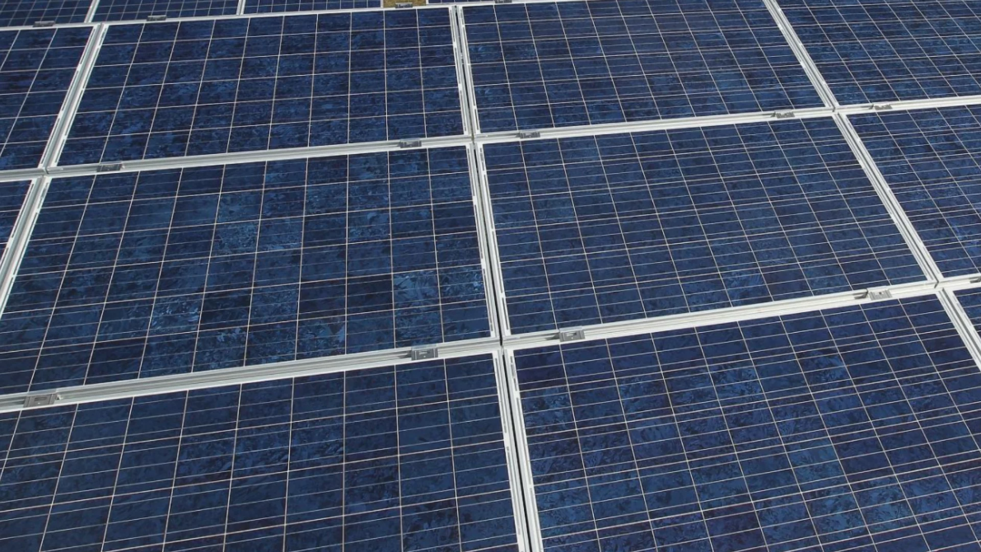 Планината е огромен слънчев панел: Пример от Китай за ВЕИ и зелена енергия (ВИДЕО)