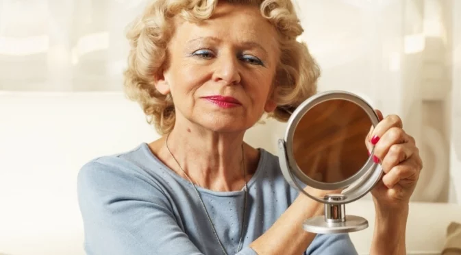 Забравете за тях: Тези навици в грима ви състаряват