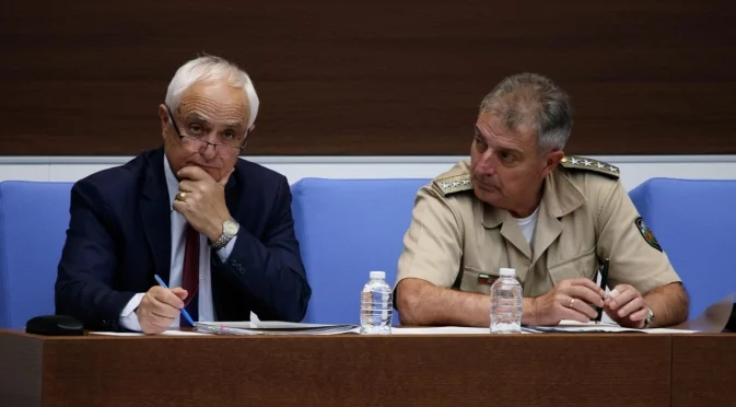 Разследване: Скрит доклад с "нарушенията" във военното министерство вече е в Прокуратурата