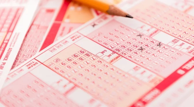 На фона на инфлацията: Румънската лотария допълва наградния си фонд със 175 000 леи за Коледа