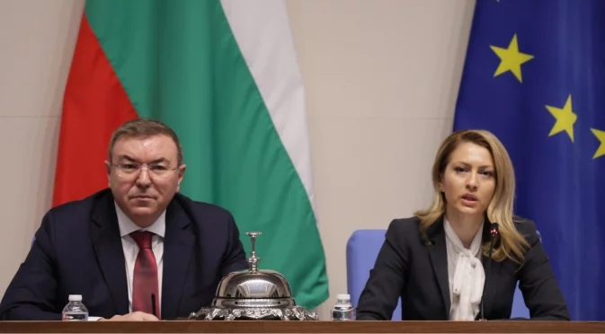 Депутатите излязоха в огромна коледна ваканция