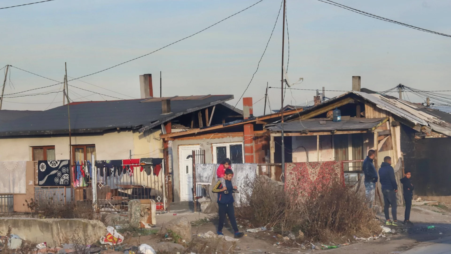 "Люлин" и "Филиповци" на бунт срещу агресивни гета: Вместо 2000 роми, живеят 10 000, властта мълчи