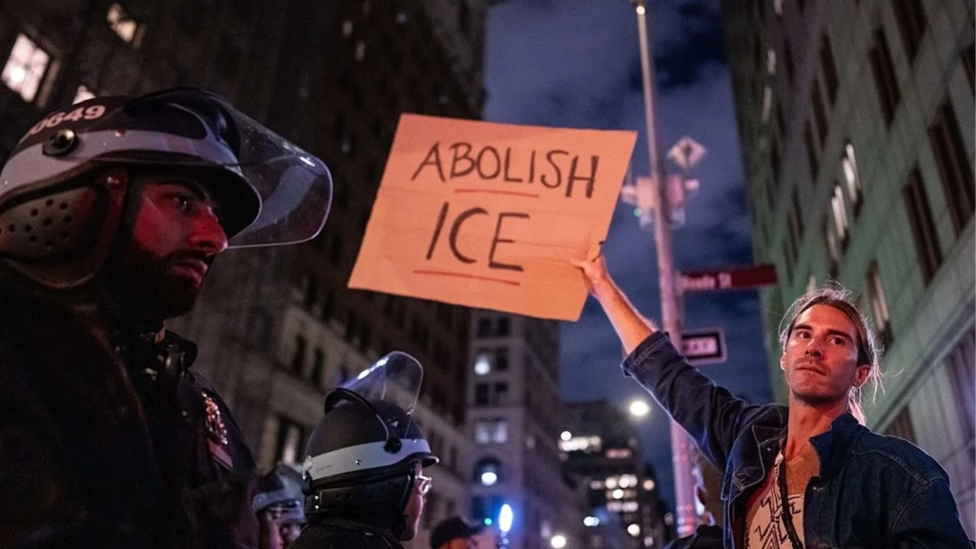 Починалият българин в център за имигранти в САЩ и "нечовешката система на Тръмп": Говори правозащитничка от Чикаго