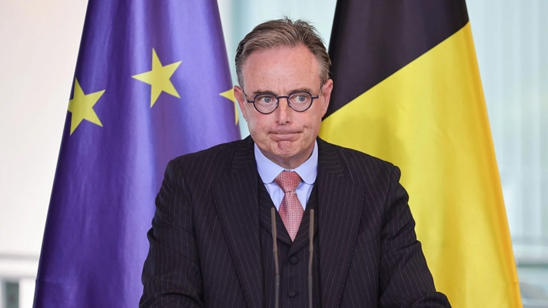 След като не даде руски пари на Украйна, белгийският премиер се пошегува за "дачата си в Санкт Петербург" (ВИДЕО)