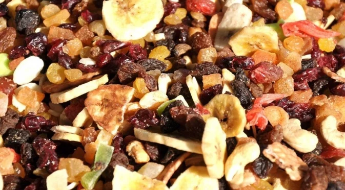 Топ 8 сушени плодове за повишаване на имунитета през студените зимни месеци