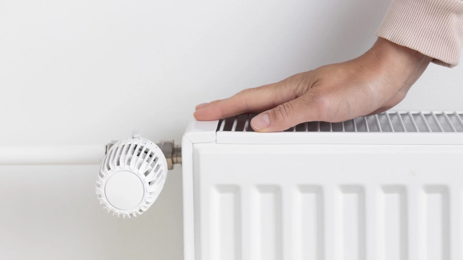 Пуснаха парното в Перник