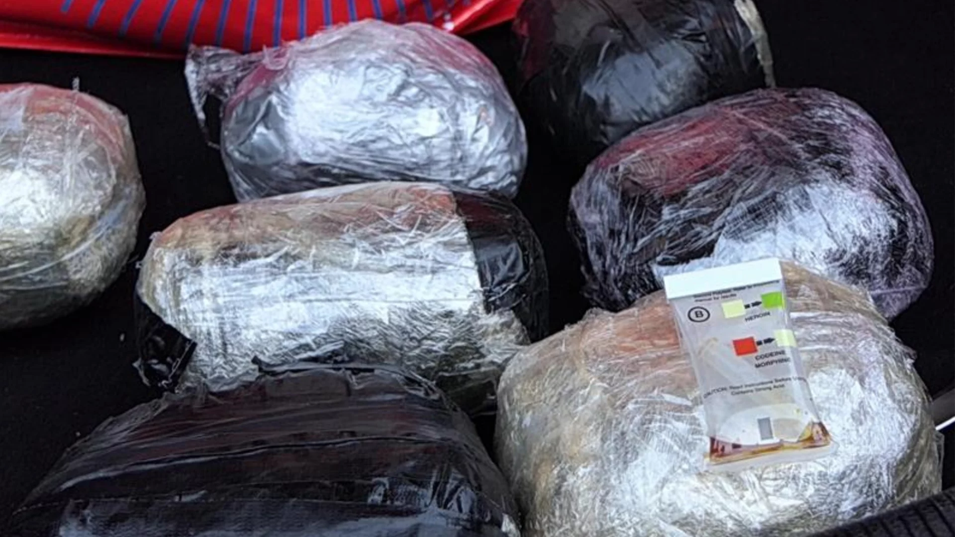 Скрит в камион с храни: Близо 164 кг хероин не влезе в България