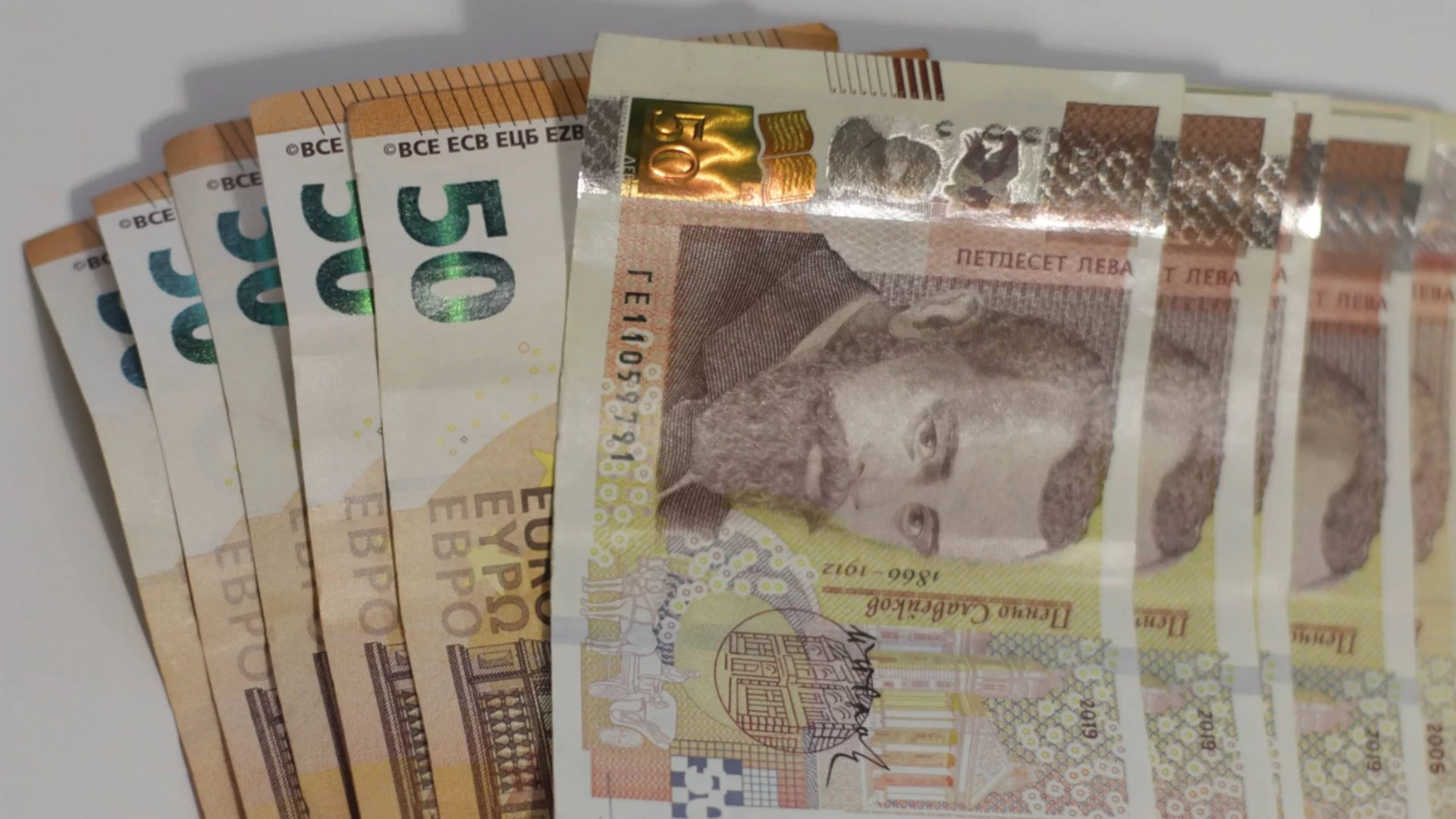 Утре Везни, Козирог + още 2 зодии не трябва да дават пари назаем – ще им донесе лош късмет