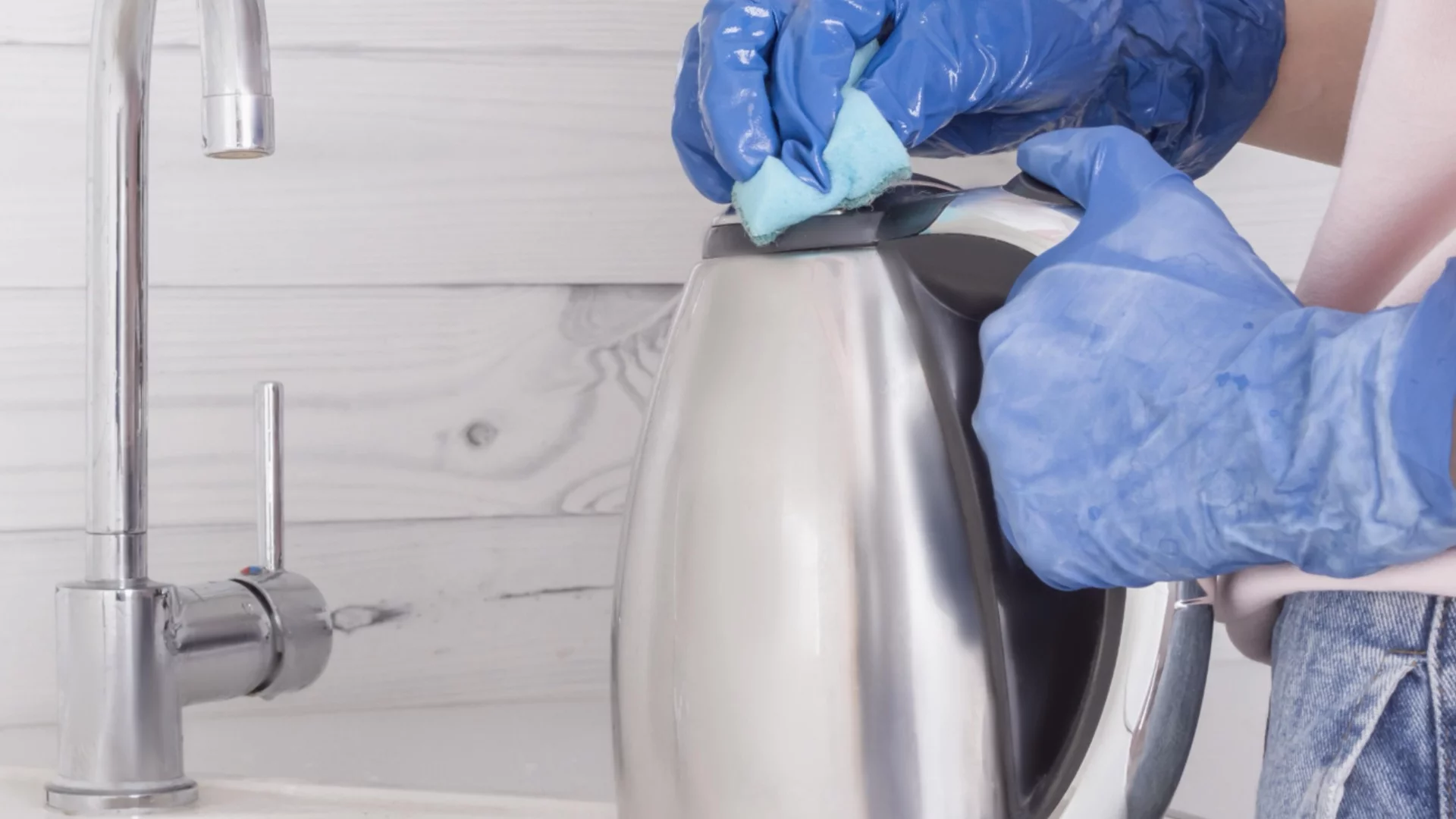 Изсипете това в каната за вода - няма да остане и следа от котлен камък