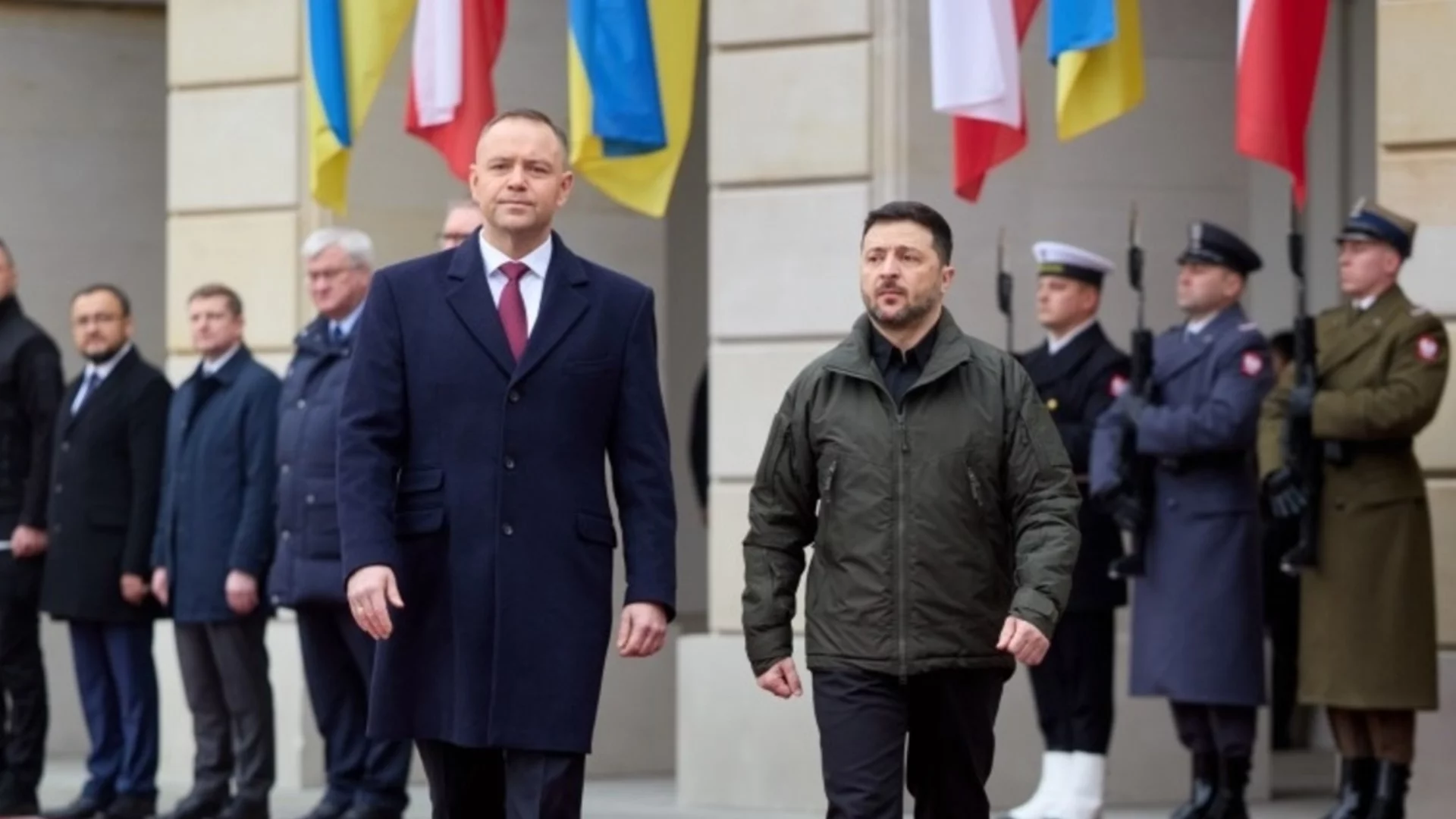 Навроцки имитира Тръмп: Украинците не са показали благодарност към Полша (СНИМКИ)