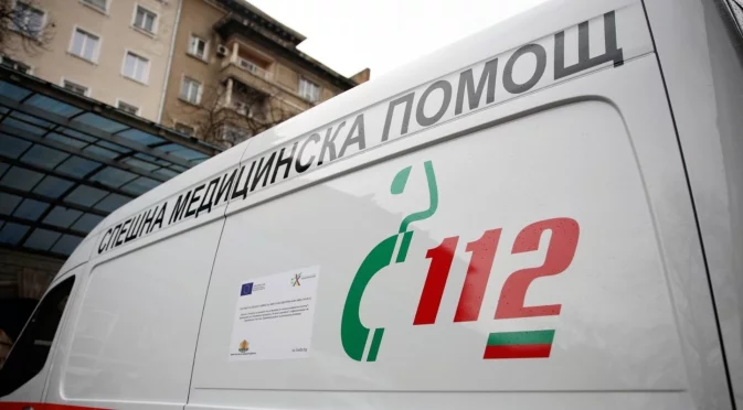 Автомобил блъсна две жени, едната е с опасност за живота