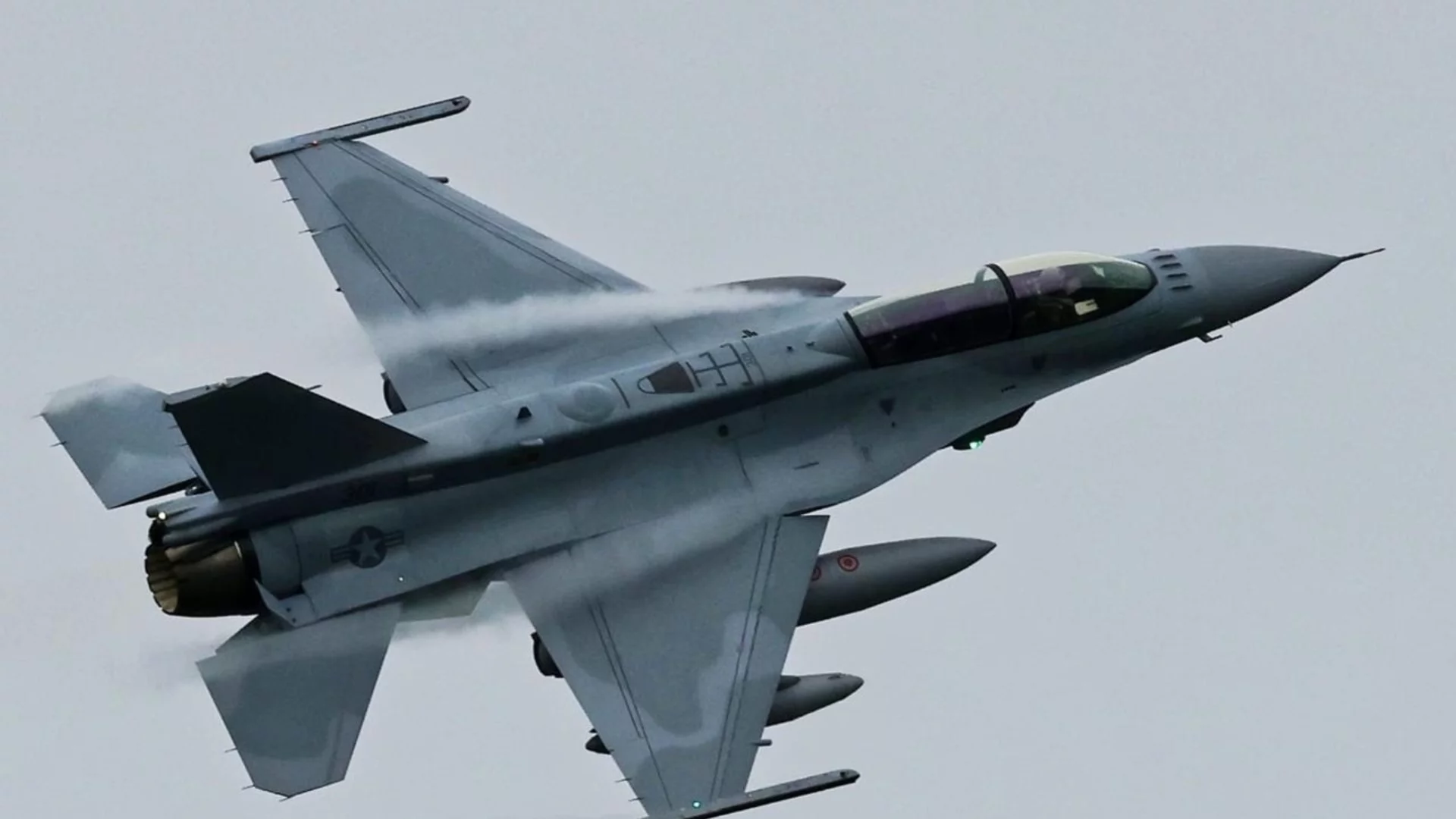 Компания в САЩ иска модернизация на електронната война: Поводът са самолети, каквито има и България