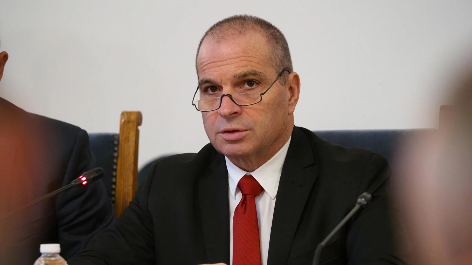 Вицепремиерът контраатакува ПП-ДБ за жп транспорта: Те заложиха реформата, а сега говорят за корупция