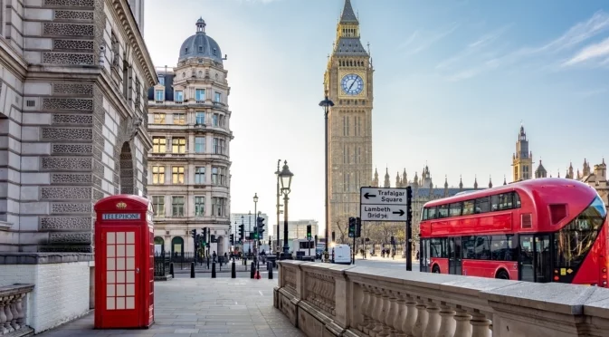 Традицията на „първия гост“ в Англия – какво носи късмет на дома през Новата година