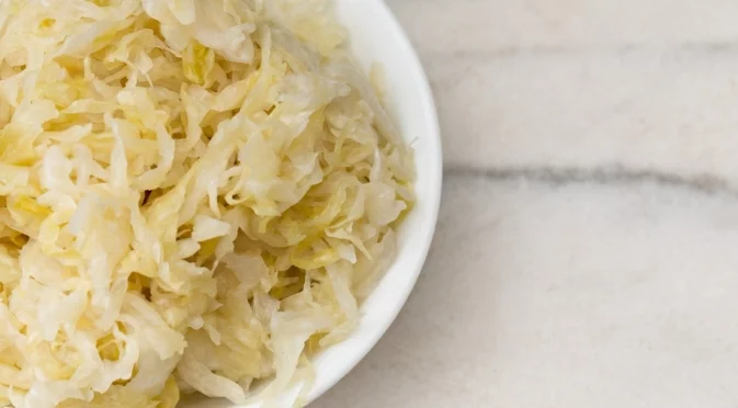 Как да предотвратим „лигаво“ или хлъзгаво кисело зеле