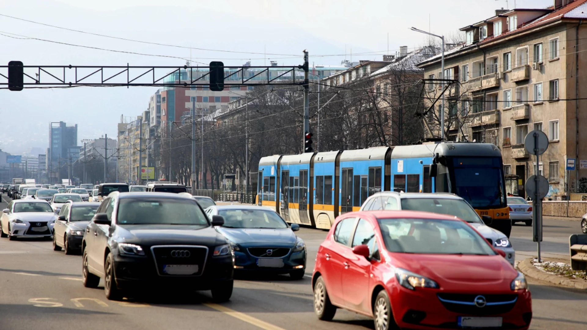 Безплатен „Коледен автобус“ с ретро возила тръгва из центъра на София