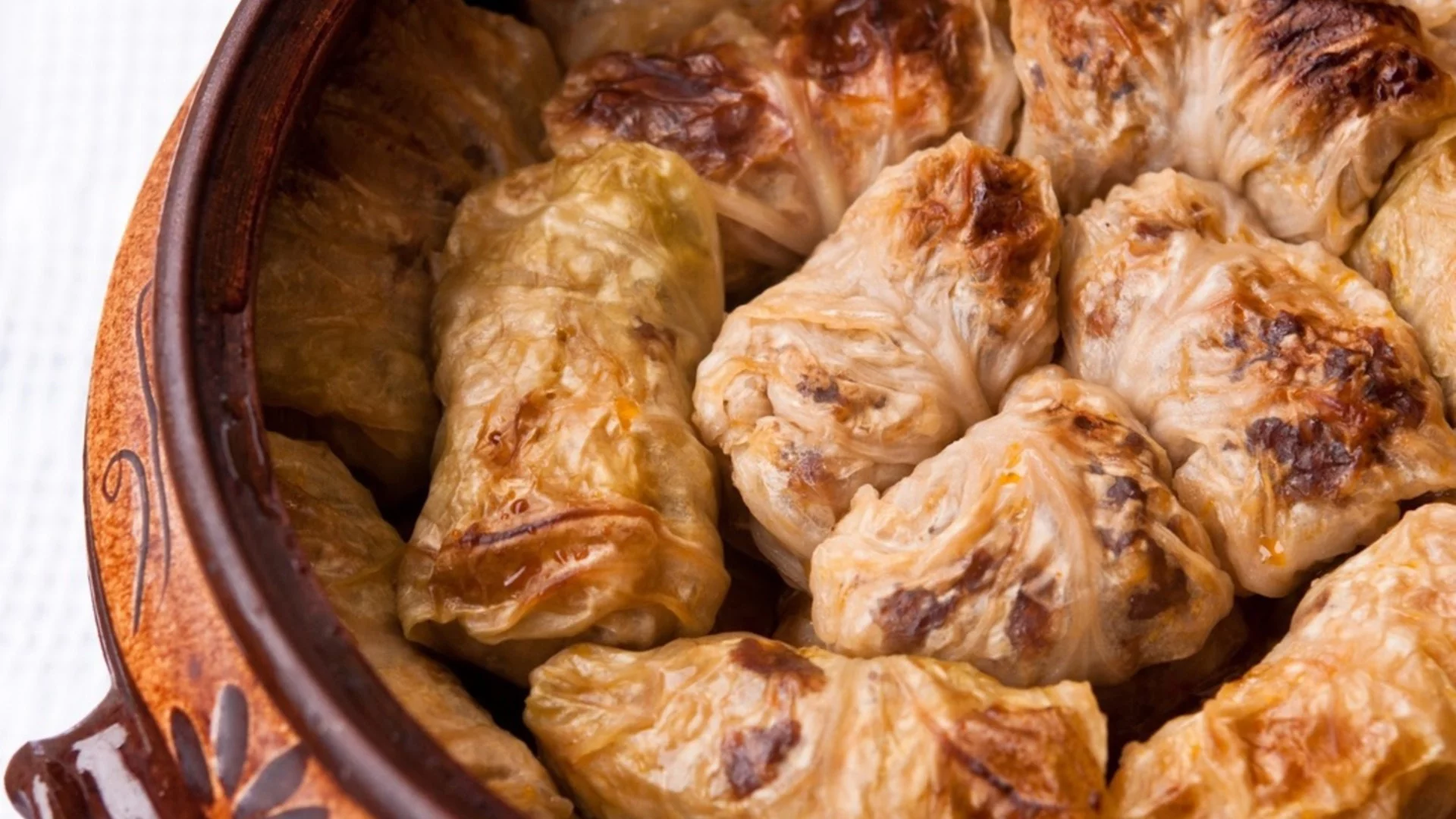 Как да направим кисело зеле, което става идеално за сарми