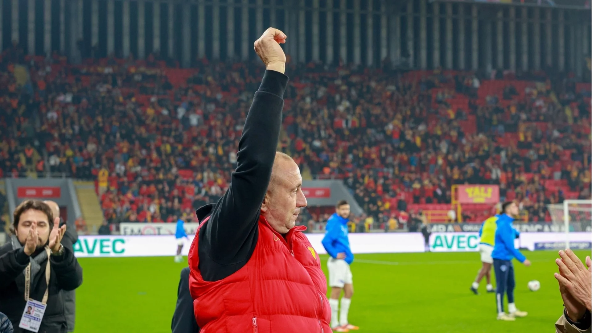 Мъри преподава! Гьозтепе срази пряк конкурент за Европа, неочакван герой блести