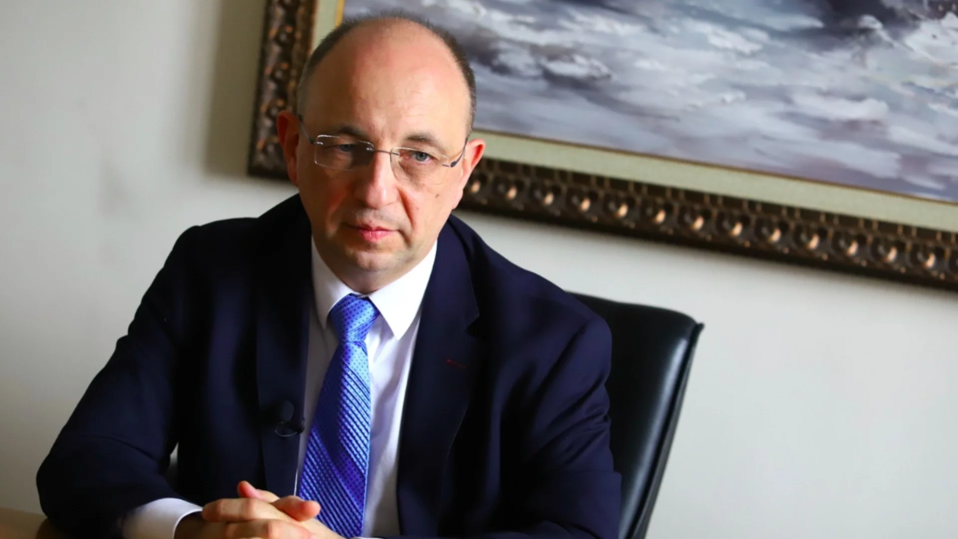 Властта прекали с "дядоколедовския бюджет": Николай Василев за шансовете за нов кабинет след Нова година