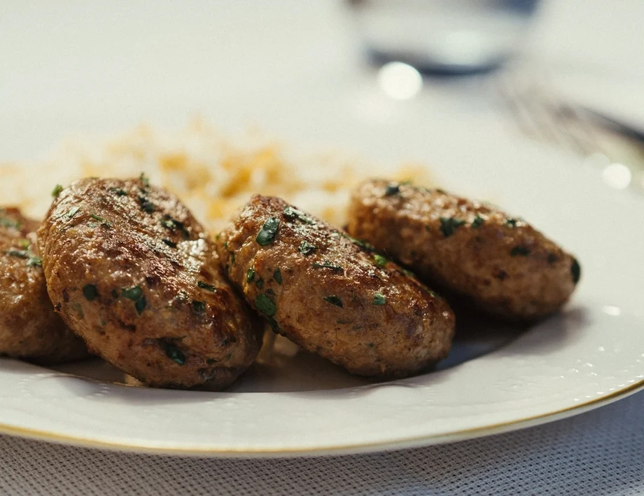 Тези топчести, сочни и с коричка домашни пържени кюфтета се получават с бърза рецепта - ето как да си ги направите