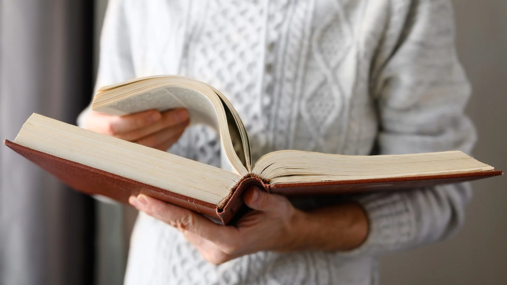 Коледни чудеса: Здравка Евтимова и Захари Карабашлиев четоха на затворници