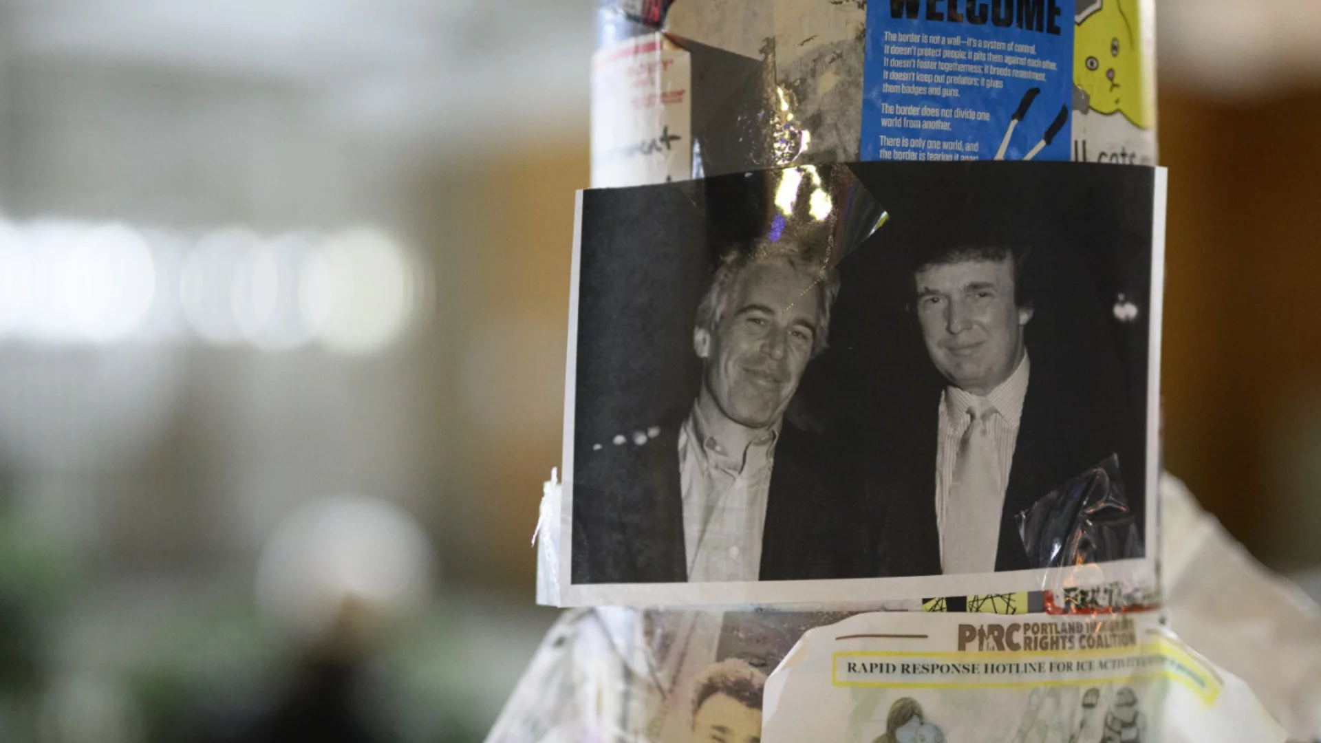 Премахнати снимки от досиетата "Епстийн" разгневиха демократите в САЩ