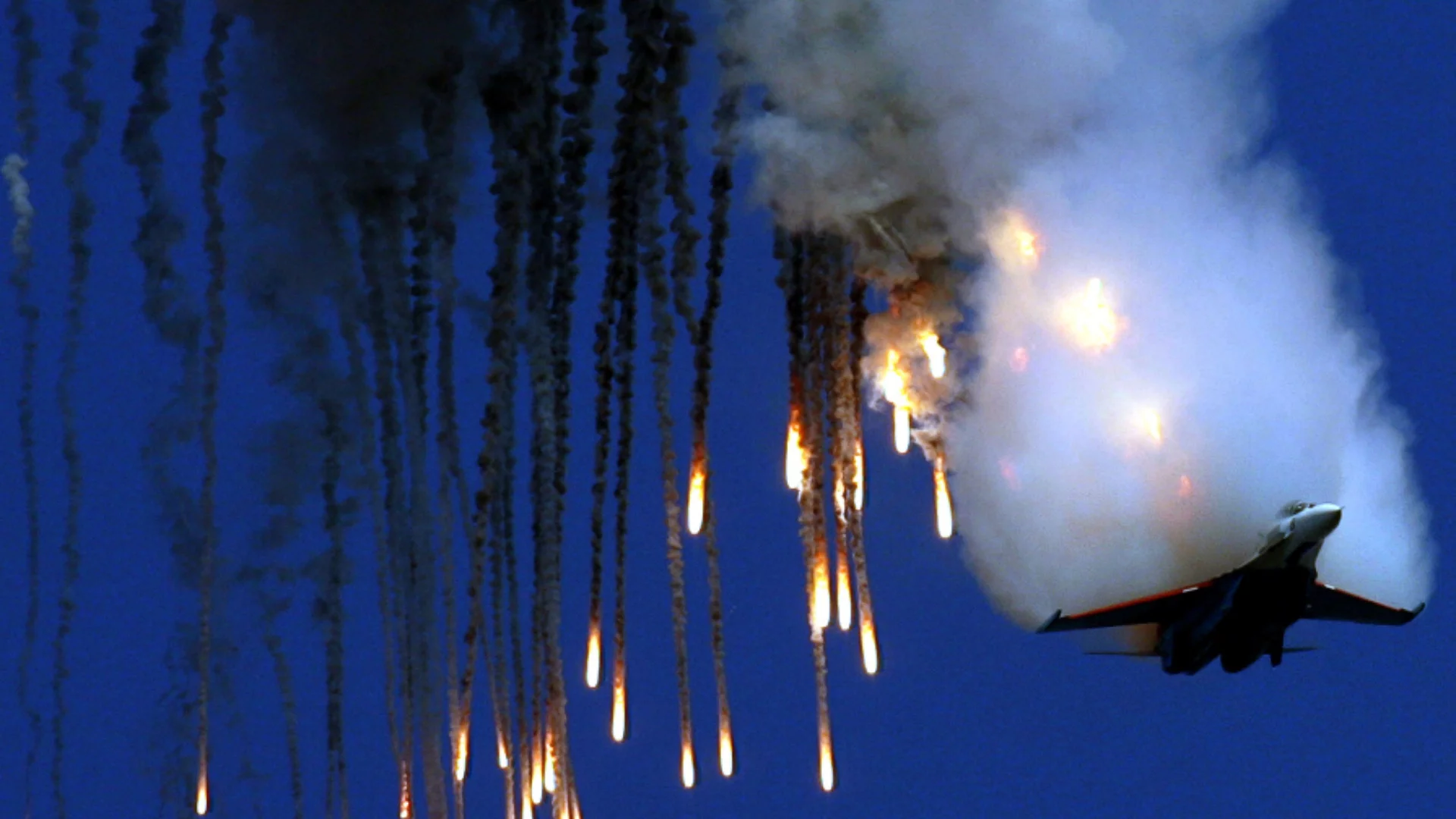 Два руски изтребителя станаха фойерверки за Нова година, дронове спряха руски щурм на магарета (ВИДЕО)