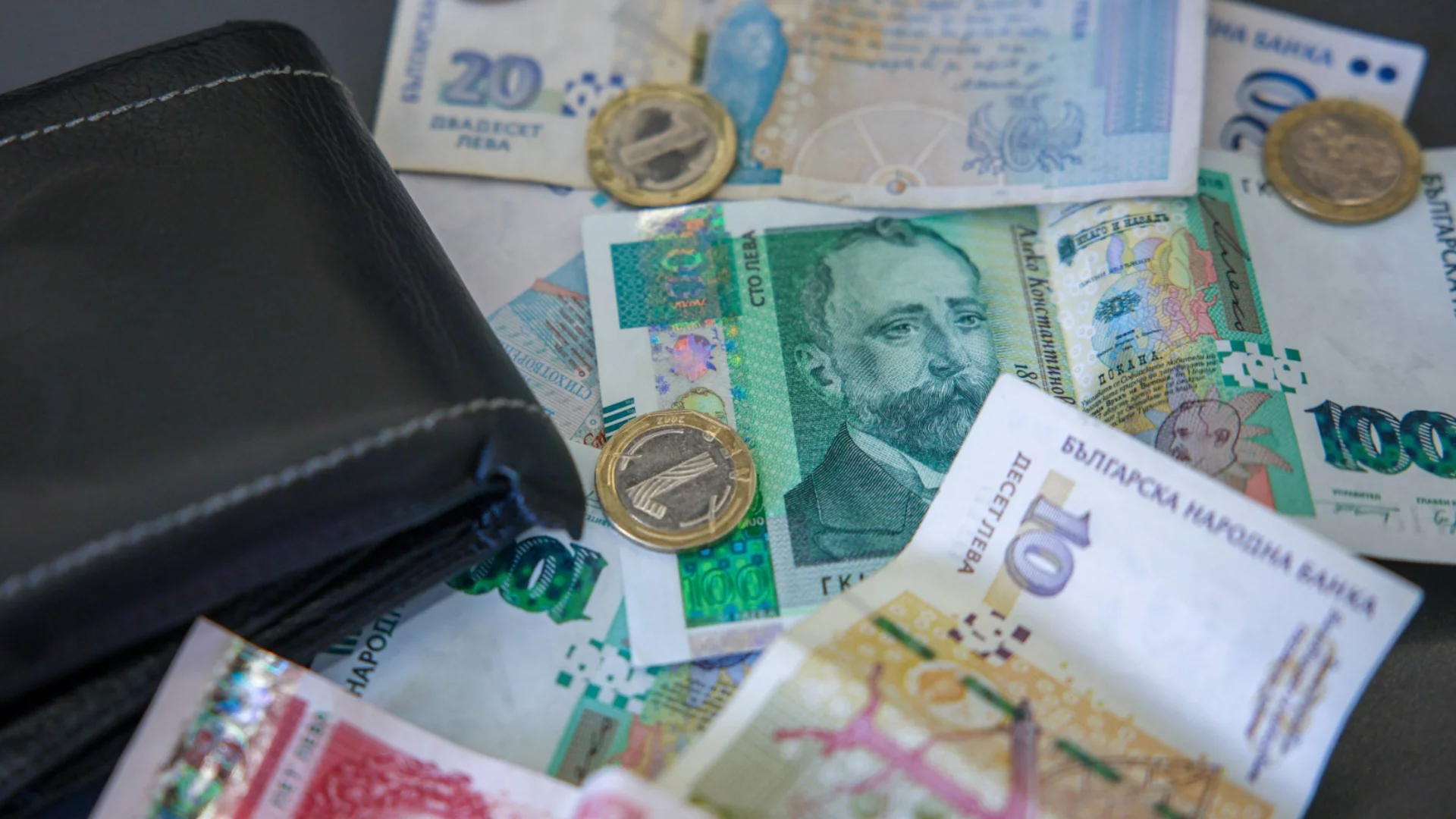 Жажда за левове: Гръцки колекционери, запалени по валутата ни