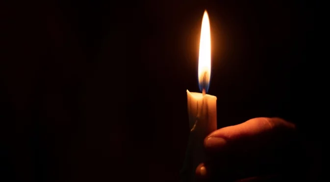 Едва на 46 години почина звезда от известен сериал