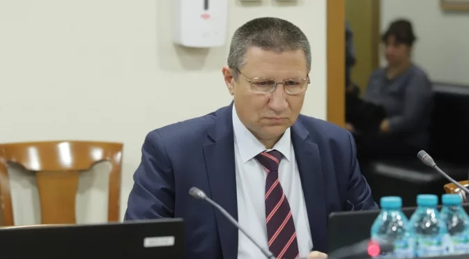 Страхът от разследване и имената, които притесняват Сарафов