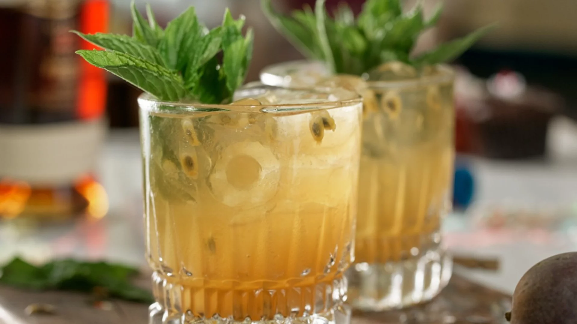 Покривайте чашата си на партита: Агенция "Митници" предупреди за нова мода със стар наркотик