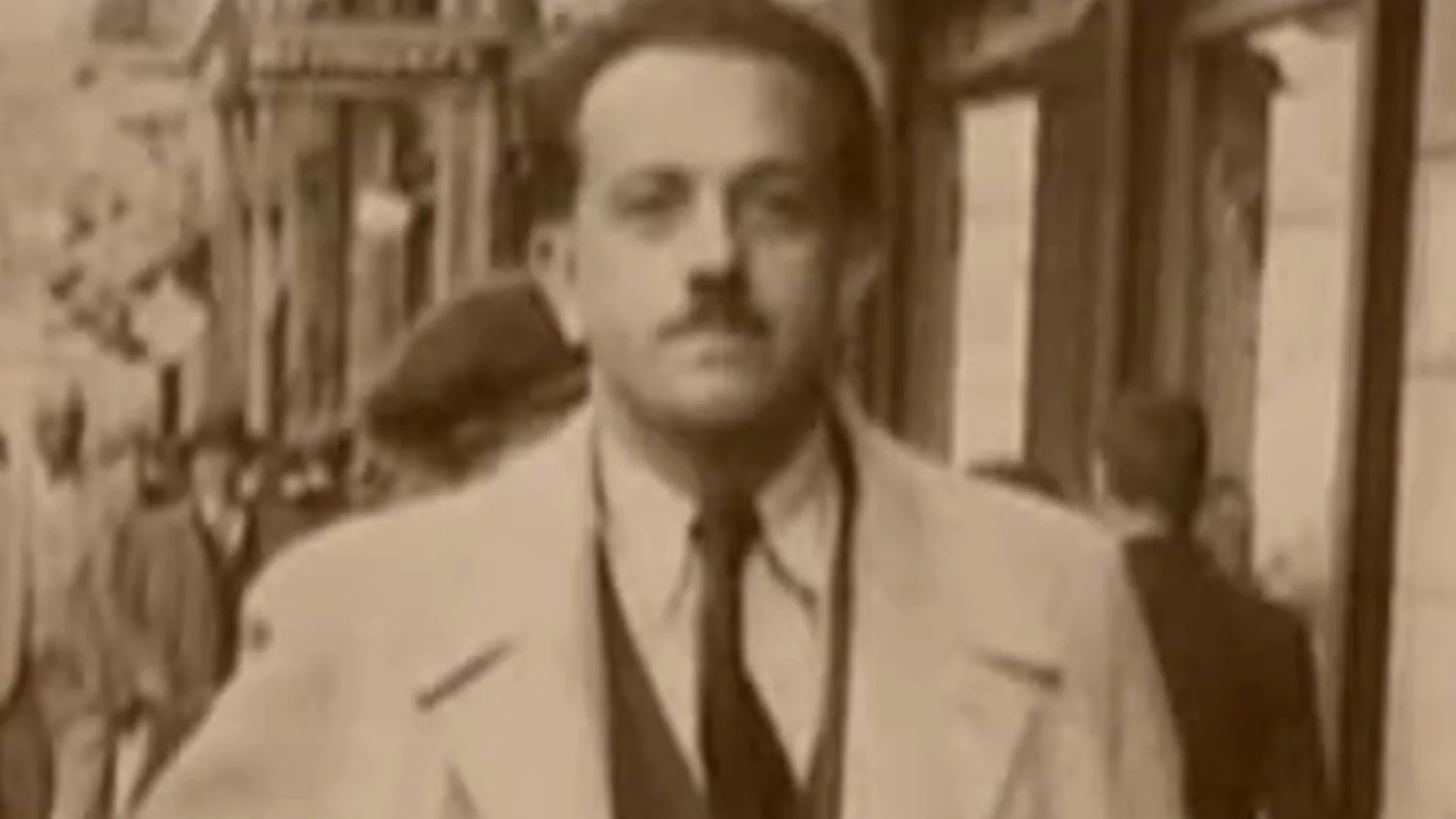 Българският писател, обвинен във великобългарски шовинизъм, който си отиде като отшелник в манастир